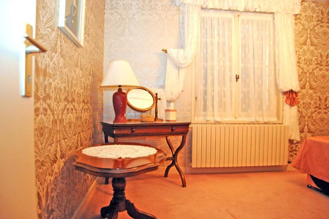 1 Bedroom House 20Min Walk To Centre In Tournus Esterno foto
