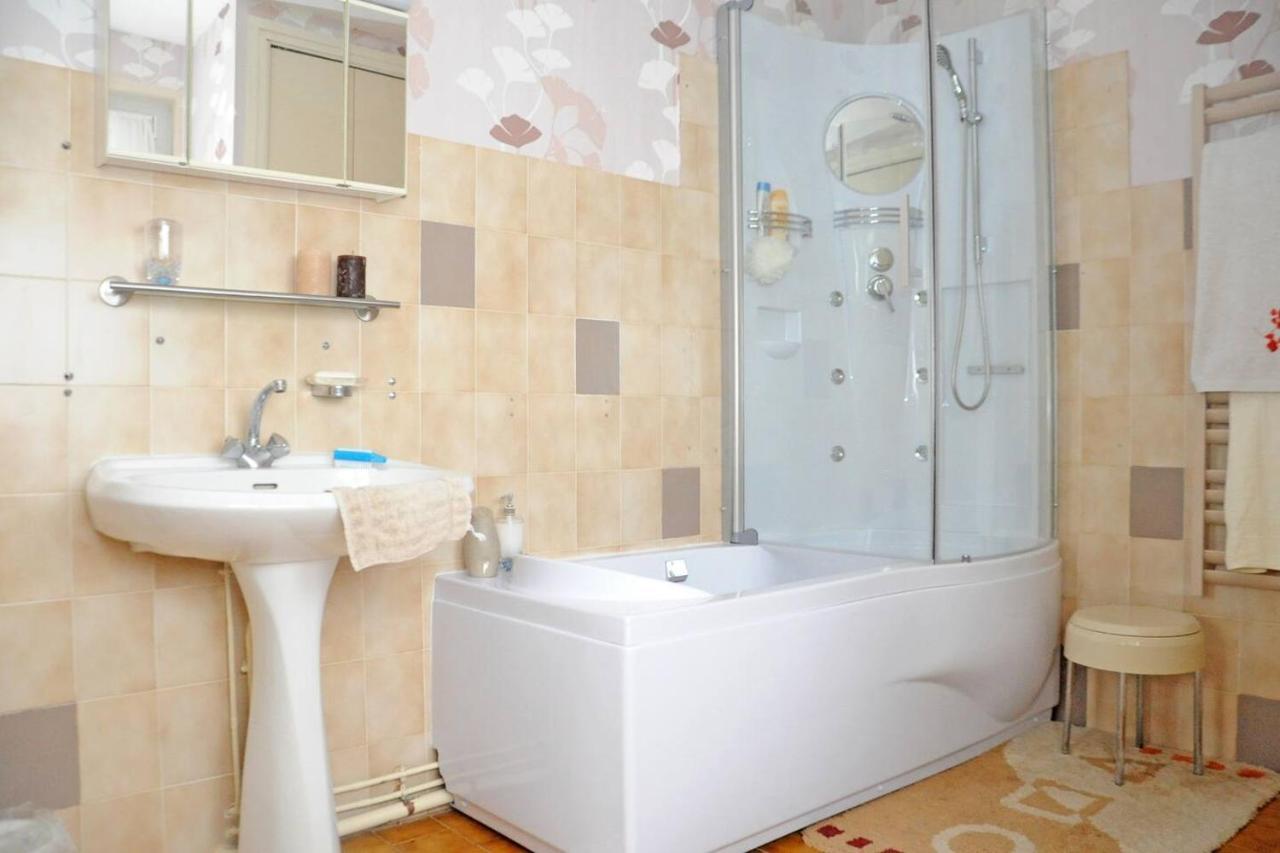 1 Bedroom House 20Min Walk To Centre In Tournus Esterno foto